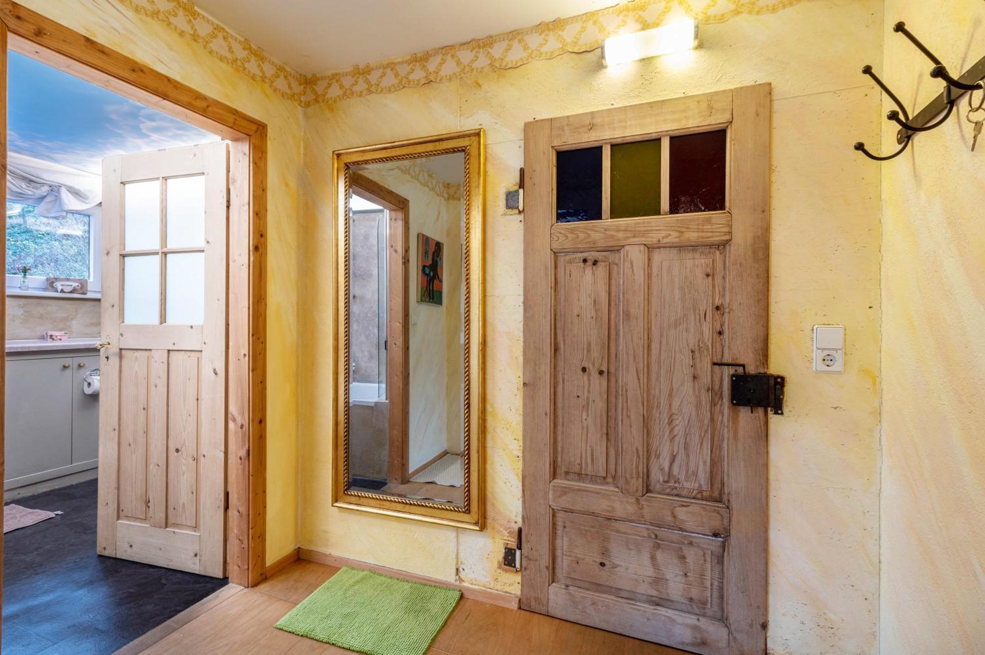 Haus Der Malerin Andrea Gawaz Apartment Мюлхайм Екстериор снимка
